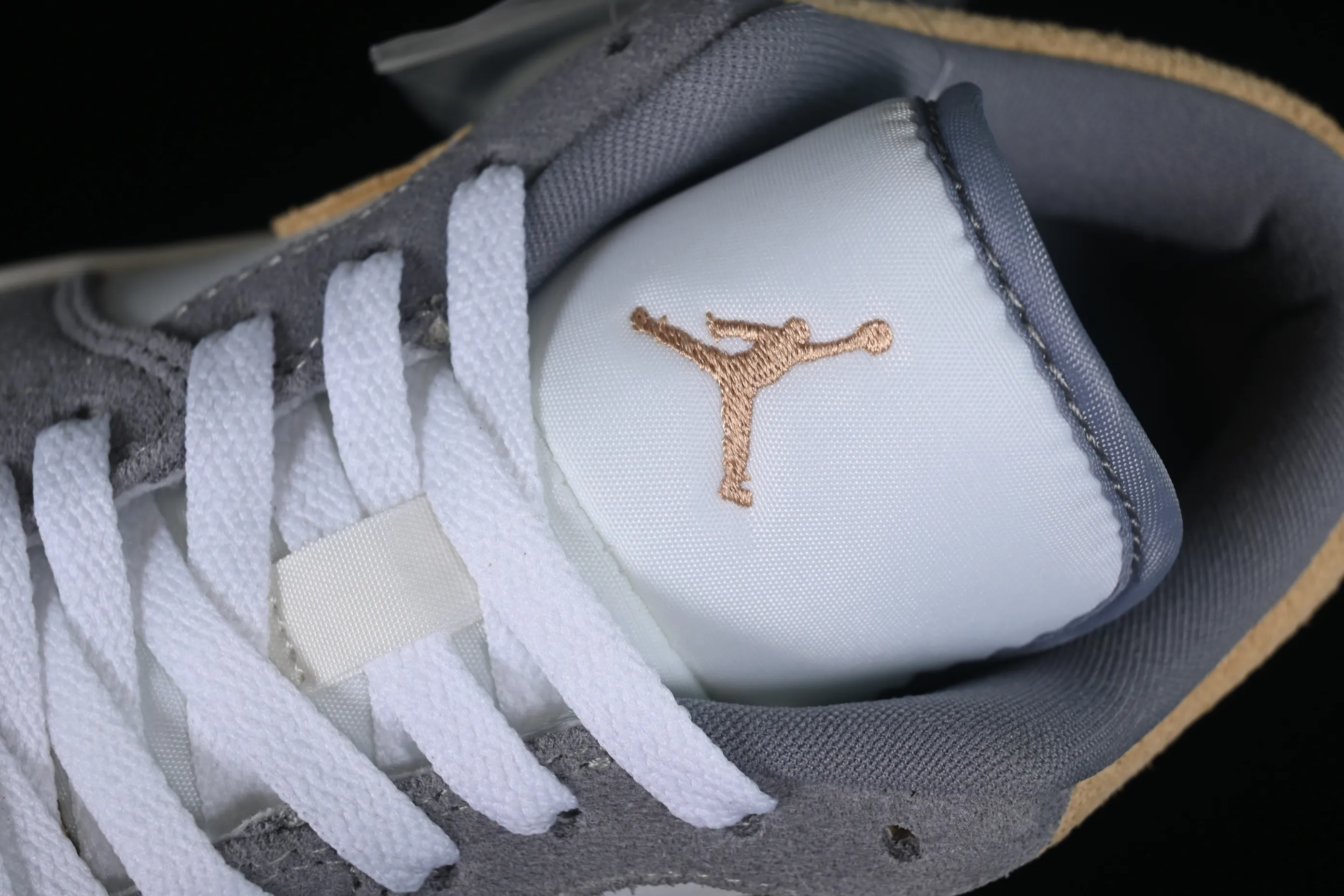 All categories Air Jordan Jordan series basketball shoes Air Jordan 1 Low Z version Air Jordan 1 Low AJ1 Joe 1 gray brown low-top cultural basketball shoes DC0774-189